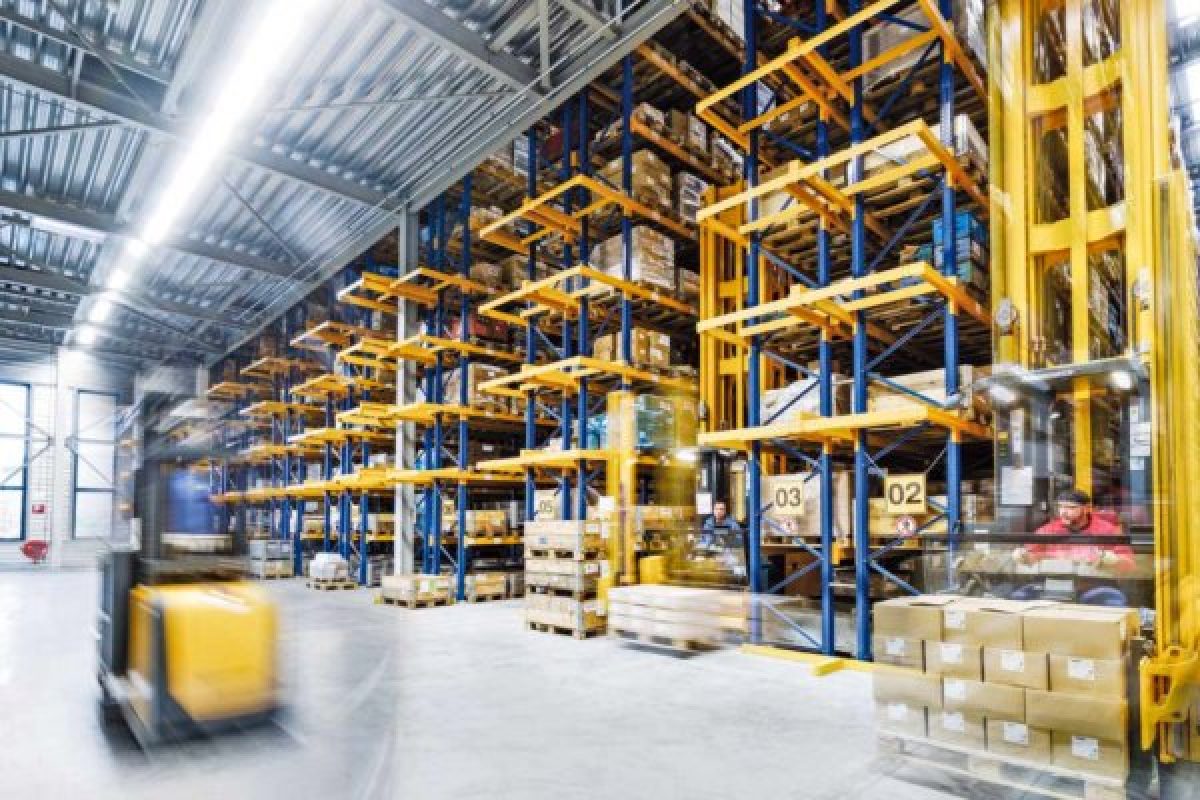 Warehouse facility full of inventories